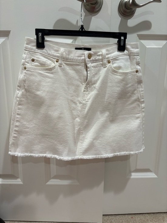 Dresses & Skirts - White Denim Mini Skirt - Classic Women's Skirt 7 for all mankind size 28.